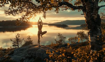 Yoga Übung in der schwedischen Natur